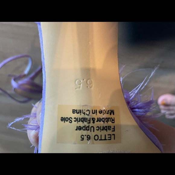 Lemon drop lavender Pom Pom heels - Picture 4 of 4